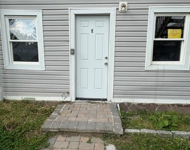 208 Main Street - Photo Thumbnail 6