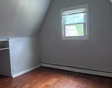 3 Flint Ave - Photo Thumbnail 7