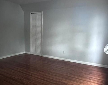 3 Flint Ave - Photo Thumbnail 9