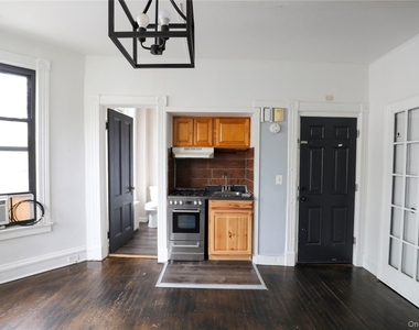 141 Saint James Street - Photo Thumbnail 4