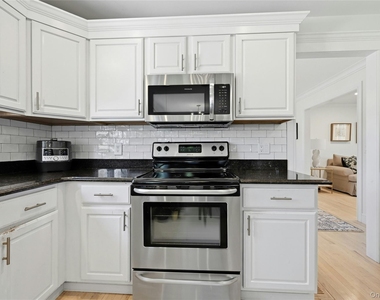 875 Deerfoot Path - Photo Thumbnail 10