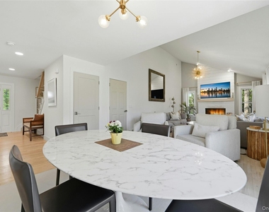 875 Deerfoot Path - Photo Thumbnail 15