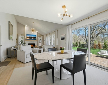 875 Deerfoot Path - Photo Thumbnail 14