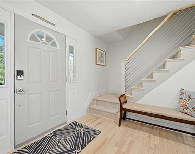 875 Deerfoot Path - Photo Thumbnail 2