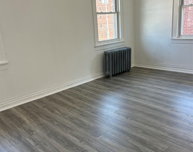2217 Collier Avenue - Photo Thumbnail 5