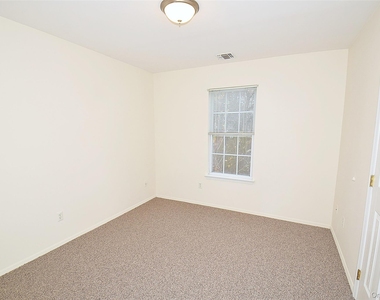 18 Garden Way - Photo Thumbnail 15