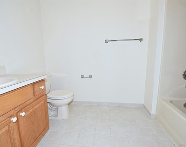 18 Garden Way - Photo Thumbnail 12