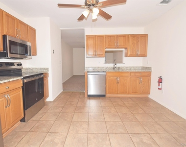 18 Garden Way - Photo Thumbnail 4