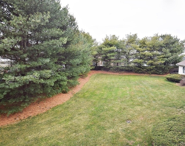18 Garden Way - Photo Thumbnail 9