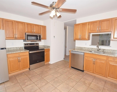 18 Garden Way - Photo Thumbnail 5