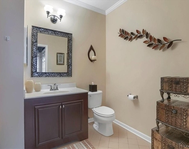 2814 Bennington Drive - Photo Thumbnail 12