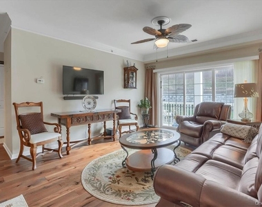 2814 Bennington Drive - Photo Thumbnail 9