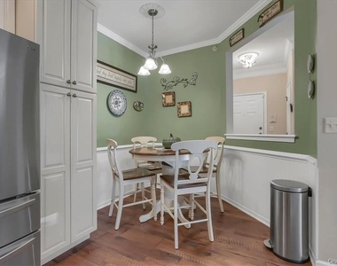 2814 Bennington Drive - Photo Thumbnail 5