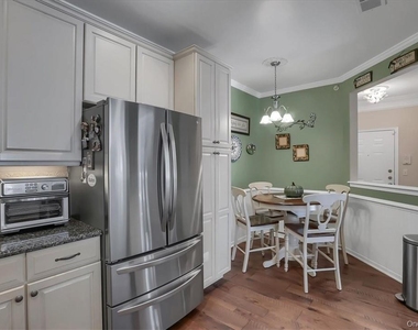 2814 Bennington Drive - Photo Thumbnail 3