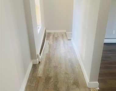 270 Hudson Street - Photo Thumbnail 4