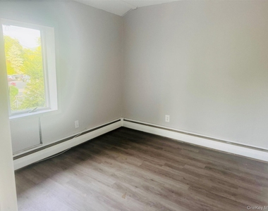 270 Hudson Street - Photo Thumbnail 6