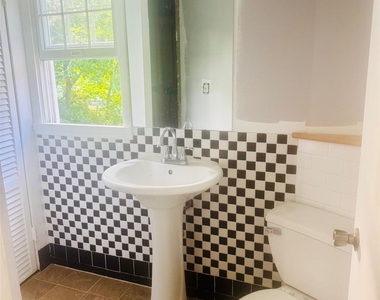 270 Hudson Street - Photo Thumbnail 8