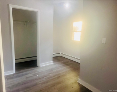 270 Hudson Street - Photo Thumbnail 7