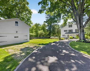 31 Avenue A - Photo Thumbnail 1