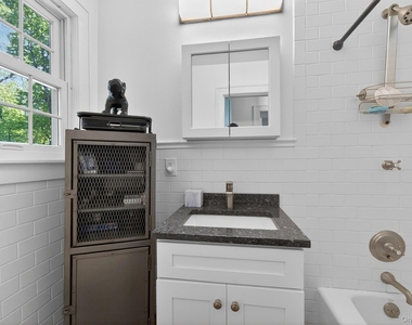 31 Avenue A - Photo Thumbnail 22
