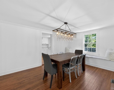 31 Avenue A - Photo Thumbnail 13