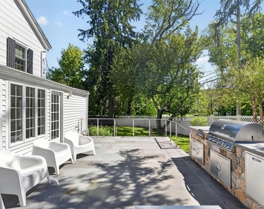 31 Avenue A - Photo Thumbnail 34