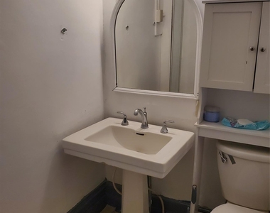 111 B Vineyard Avenue - Photo Thumbnail 5
