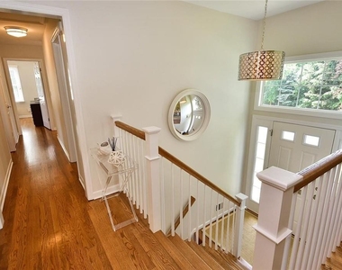 9 Franklin Avenue - Photo Thumbnail 5