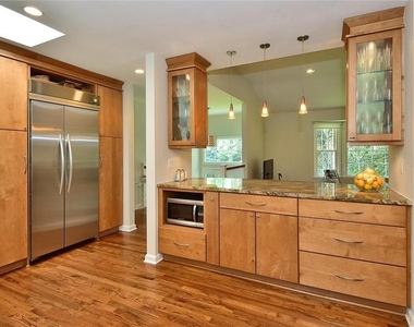 9 Franklin Avenue - Photo Thumbnail 9