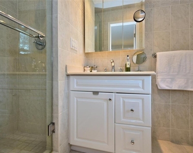 9 Franklin Avenue - Photo Thumbnail 17