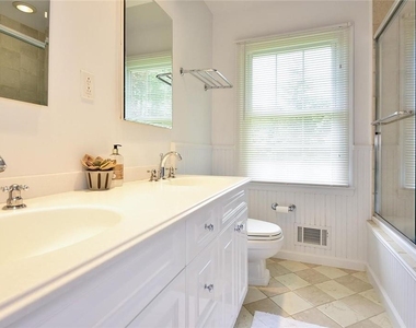 9 Franklin Avenue - Photo Thumbnail 22
