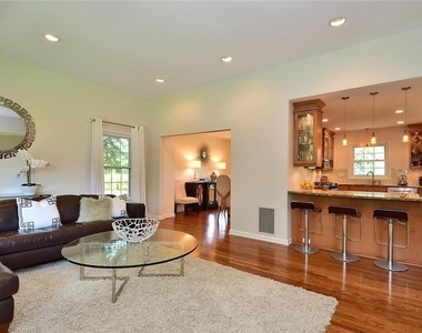9 Franklin Avenue - Photo Thumbnail 6