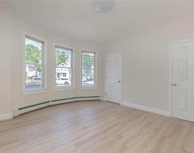 106 Winnikee Avenue - Photo Thumbnail 1