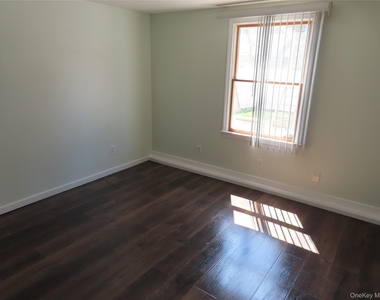 94 Neptune Avenue - Photo Thumbnail 4