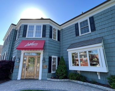 10 Colonial Avenue - Photo Thumbnail 17