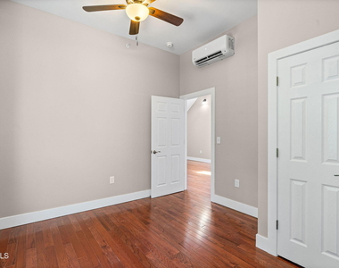 521 Warren Street - Photo Thumbnail 6