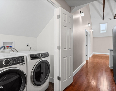 521 Warren Street - Photo Thumbnail 24