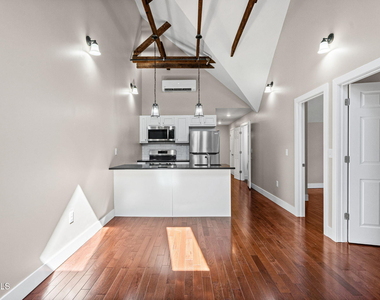 521 Warren Street - Photo Thumbnail 17