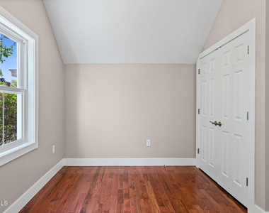 521 Warren Street - Photo Thumbnail 13
