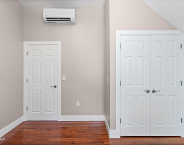 521 Warren Street - Photo Thumbnail 4