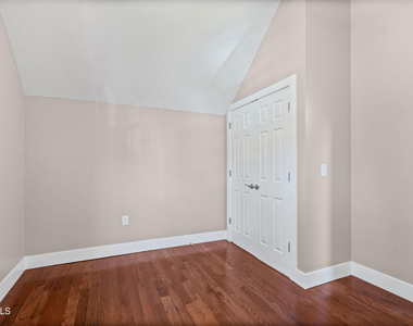 521 Warren Street - Photo Thumbnail 40