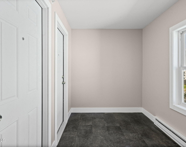 521 Warren Street - Photo Thumbnail 1