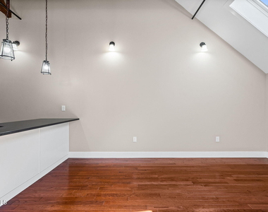 521 Warren Street - Photo Thumbnail 28