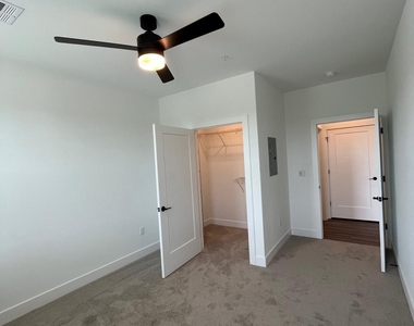 578 Columbia Turnpike - Photo Thumbnail 4
