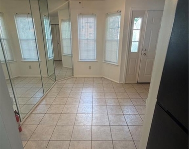 2513 Lighthouse Lane - Photo Thumbnail 4