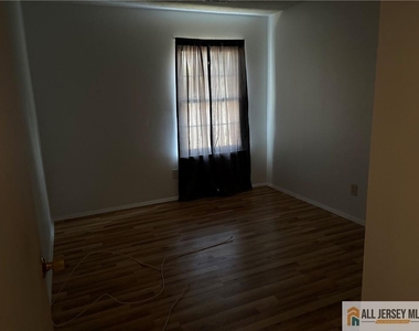 2513 Lighthouse Lane - Photo Thumbnail 9