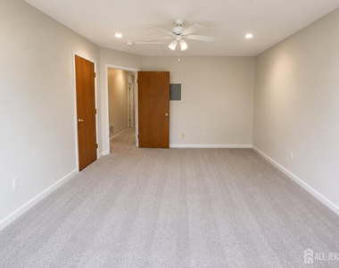 4116 Birchwood Court - Photo Thumbnail 13
