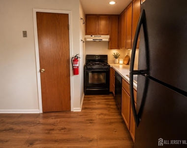 4116 Birchwood Court - Photo Thumbnail 6