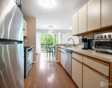 6142 Cedar Court - Photo Thumbnail 6
