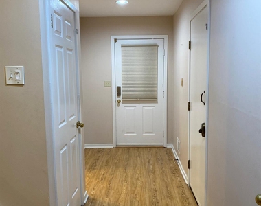 358 Greenfield Road - Photo Thumbnail 3
